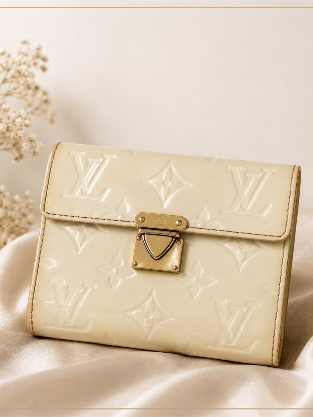 Louis Vuitton White Vernis Patent Leather Koala Wallet - Picture 1 of 9